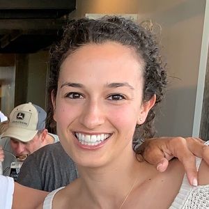 Meet your Posher, Brooke